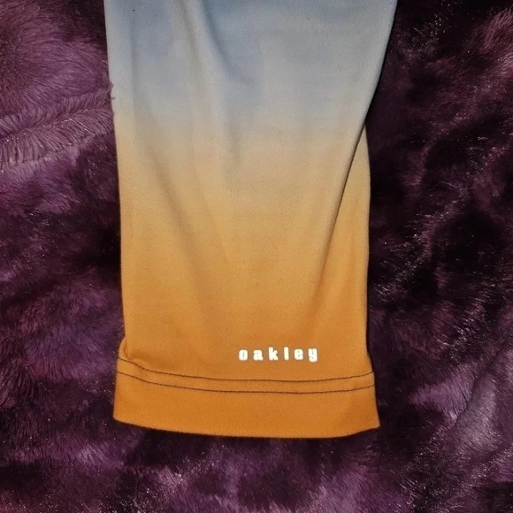 Oakley workout capris Size Small - Picture 8 of 8